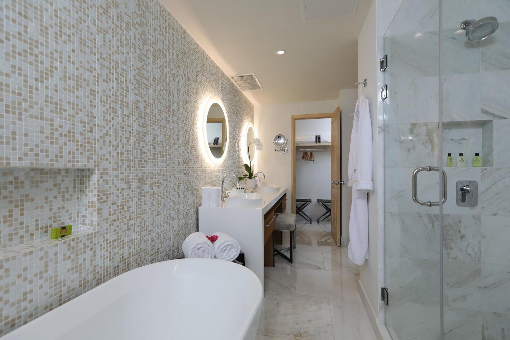Intercontinental Tegucigalpa At Multiplaza Mall By Ihg Bagian luar foto